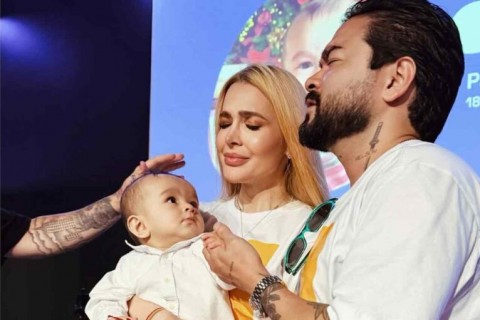 Yudi Tamashiro e Mila Braga consagra filho durante culto em São Paulo Casal reafirma compromisso com princípios bíblicos ao apresentar o herdeiro durante celebração religiosa